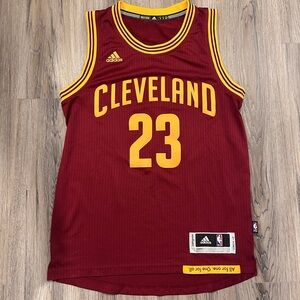 ADIDAS NBA CLEVELAND CAVALIERS LEBRON JAMES #23 SWINGMAN JERSEY MEN'S SZ: S